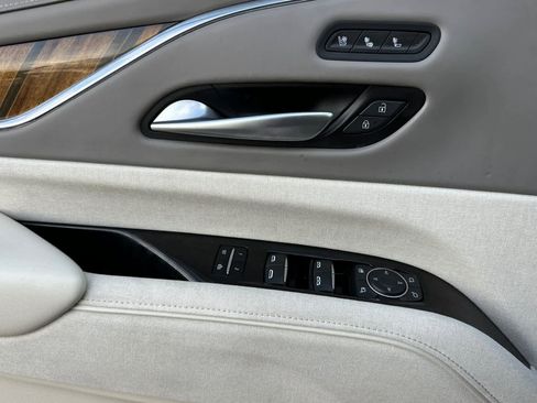 Used 2023 Cadillac Escalade ESV Sport Platinum image 10