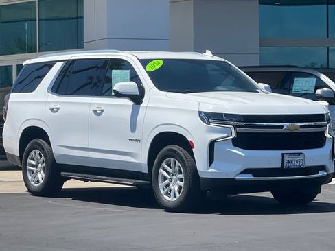 Used 2024 Chevrolet Tahoe LS RWD image 2