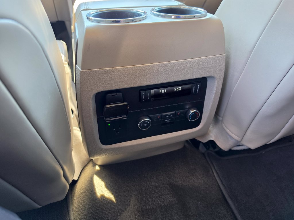 Used 2017 Lincoln Navigator Select RWD image 34