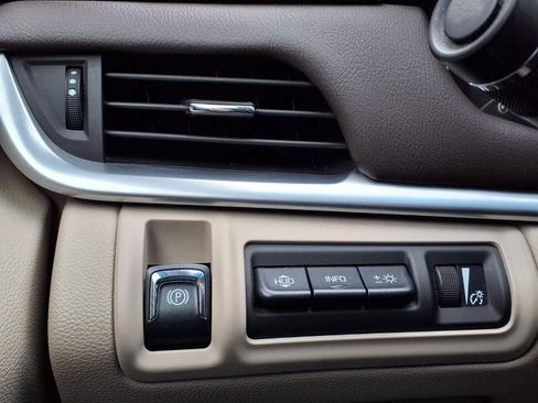 Used 2013 Cadillac XTS Premium FWD image 27
