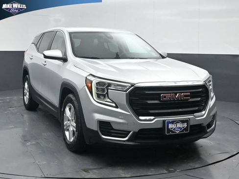 Used 2022 GMC Terrain SLE FWD image 1