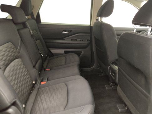 Used 2022 Nissan Pathfinder SV FWD image 18