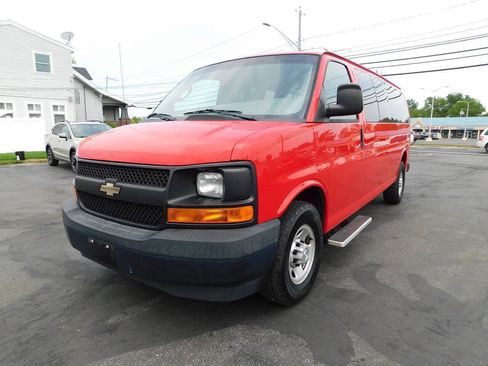 Used 2017 Chevrolet Express 3500 LS RWD image 4