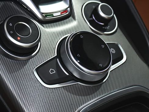 Used 2024 Alfa Romeo Giulia Ti AWD/4WD image 42