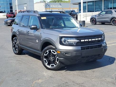 Used 2023 Ford Bronco Sport Outer Banks w/ Tech Package AWD/4WD image 2
