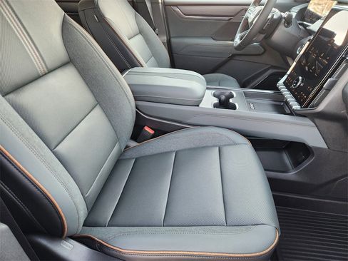 New 2026 GMC Acadia AT4 w/ LPO, Floor Liner Package image 9