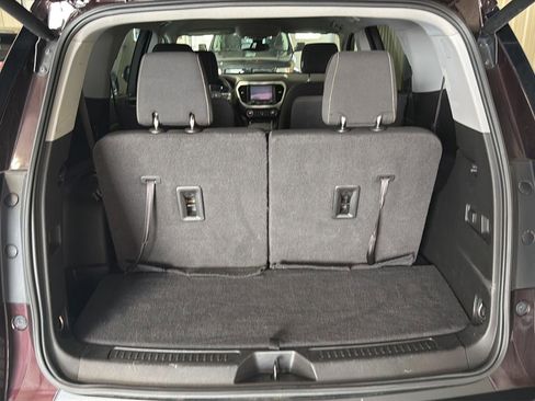 Used 2021 GMC Acadia SLE w/ Driver Convenience Package image 9