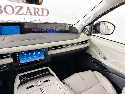 New 2026 Lincoln Navigator Reserve AWD/4WD image 26