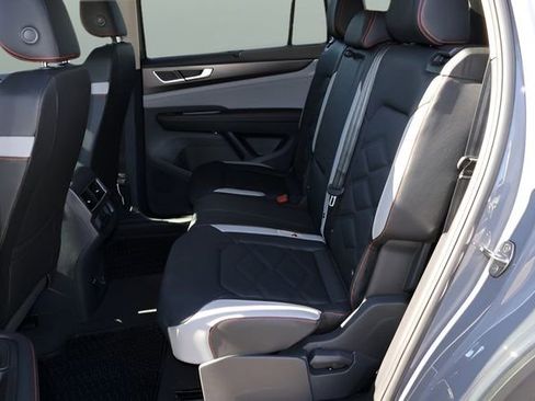 New 2026 Volkswagen Atlas Peak Edition AWD/4WD image 13