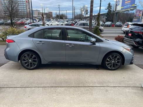 Used 2025 Toyota Corolla SE w/ Convenience Package image 5