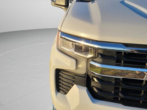 Used 2025 Chevrolet Silverado 1500 LT image 11