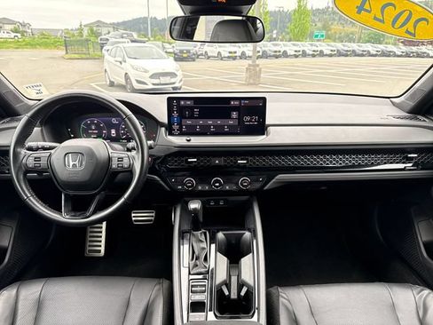 Used 2024 Honda Accord Sport image 11