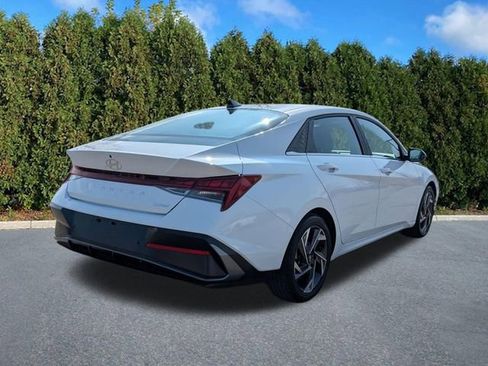 Certified 2024 Hyundai Elantra Limited image 4