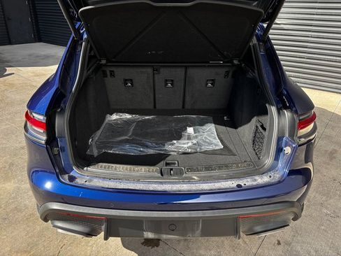 Certified 2025 Porsche Macan image 26