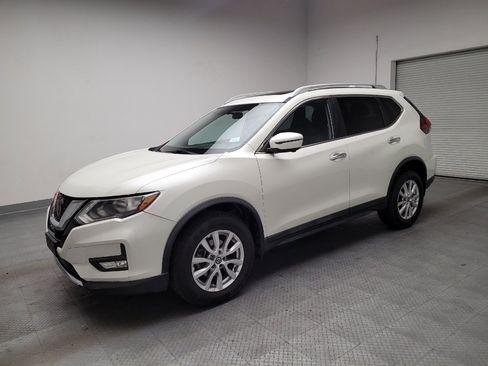 Used 2018 Nissan Rogue SV w/ Sun & Sound Touring Package AWD/4WD image 2