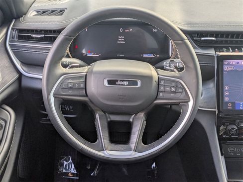 Used 2024 Jeep Grand Cherokee L Limited w/ Luxury Tech Group II image 27