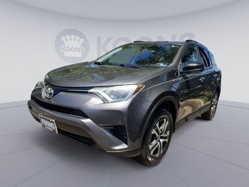 Used 2016 Toyota RAV4 LE FWD image 1