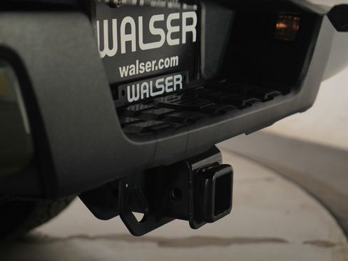 Used 2021 Toyota Tacoma SR5 w/ Trail Edition image 12