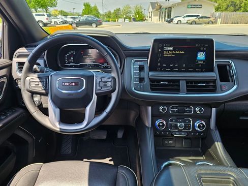 Used 2023 GMC Yukon SLT w/ SLT Premium Package AWD/4WD image 2