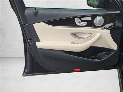 Used 2019 Mercedes-Benz E 300 image 11