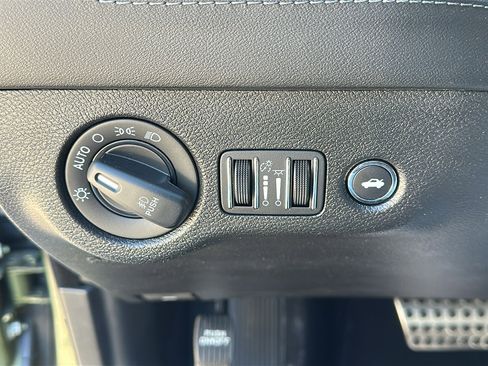 Used 2023 Dodge Charger R/T w/ Plus Group image 15