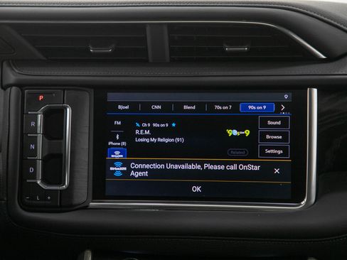 Used 2021 GMC Yukon XL Denali w/ Denali Premium Package AWD/4WD image 16