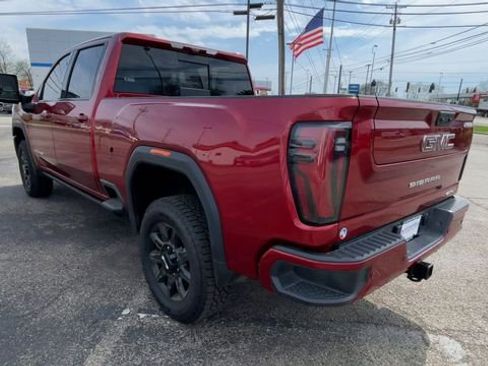 Used 2025 GMC Sierra 2500 AT4 w/ AT4 Premium Plus Package AWD/4WD image 8