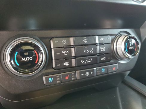 Used 2019 Ford F150 Lariat w/ Equipment Group 502A Luxury AWD/4WD image 28