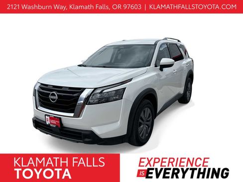 Used 2024 Nissan Pathfinder SV AWD/4WD image 1