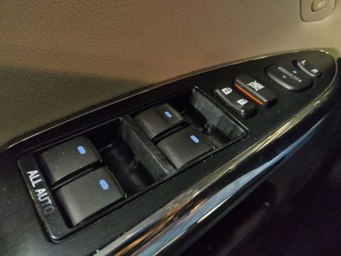 Used 2014 Toyota Avalon Limited image 27