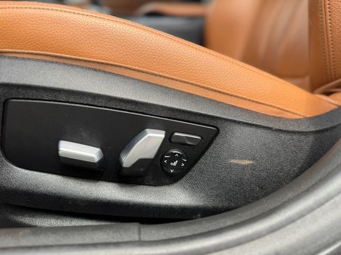 Used 2018 BMW 530i xDrive AWD/4WD image 19