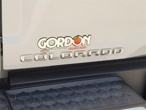 Used 2024 Chevrolet Colorado LT w/ LT Convenience Package image 17