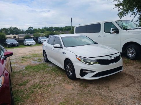 Used 2019 Kia Optima LX FWD image 2