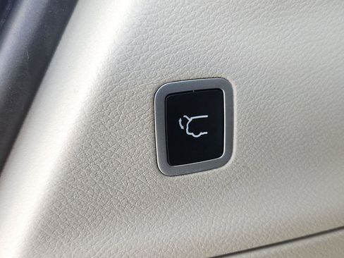 Certified 2021 Chrysler Pacifica Touring-L image 30