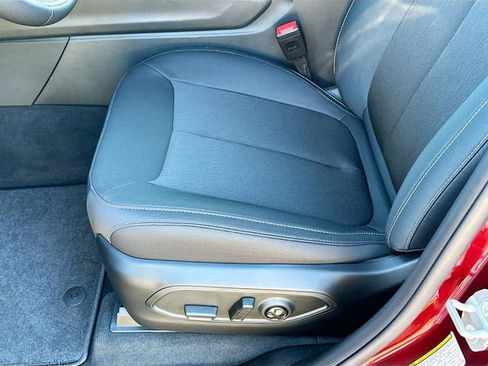 New 2025 Jeep Grand Cherokee Laredo image 13