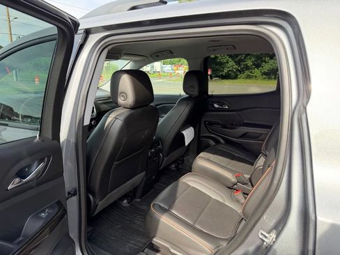 Used 2022 GMC Acadia AT4 w/ Technology Package AWD/4WD image 12