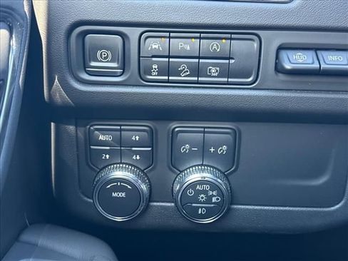 Certified 2023 GMC Yukon AT4 w/ AT4 Premium Package AWD/4WD image 26