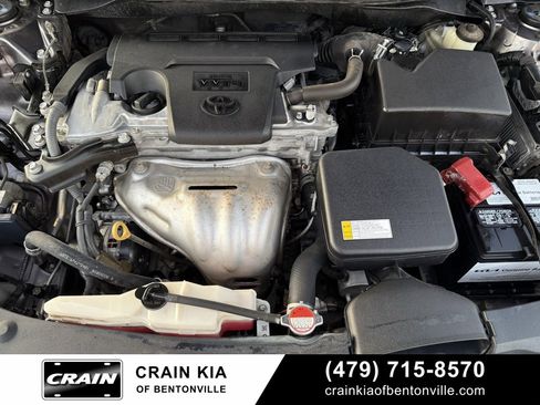 Used 2016 Toyota Camry SE image 32