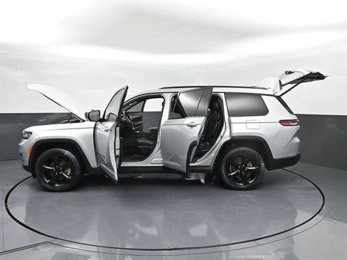 Used 2021 Jeep Grand Cherokee L Laredo RWD image 48