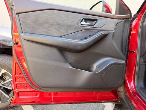 Used 2021 Nissan Rogue SV image 28