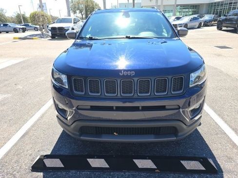 Used 2021 Jeep Compass Latitude image 2