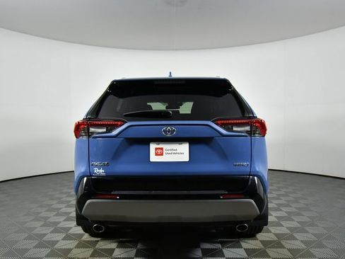 Used 2025 Toyota RAV4 SE image 12