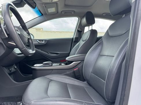 Used 2020 Hyundai Ioniq Limited FWD image 17