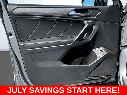 Used 2024 Volkswagen Tiguan SE FWD image 25