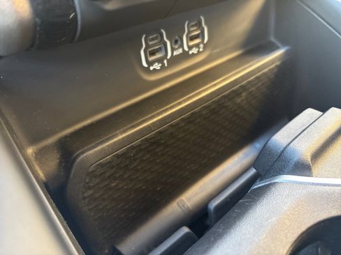 Used 2020 RAM 1500 Laramie image 22