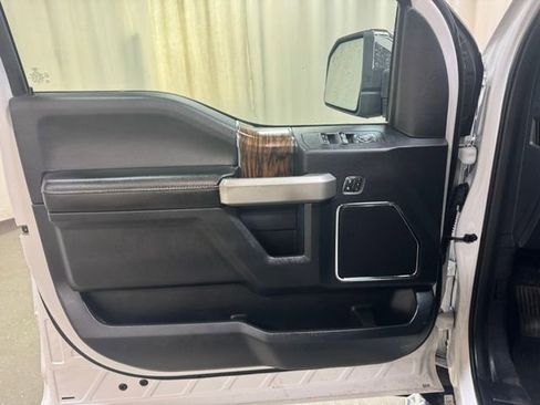 Used 2019 Ford F150 Lariat w/ Equipment Group 502A Luxury AWD/4WD image 15