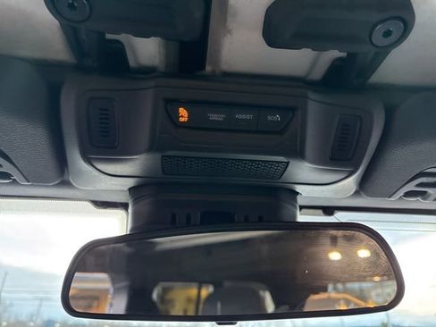 Used 2024 Jeep Wrangler Sahara image 33