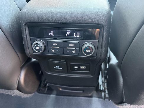 Used 2021 GMC Acadia SLT w/ Elevation Edition AWD/4WD image 14