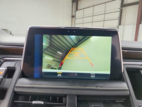 Used 2023 Chevrolet Suburban Premier image 31