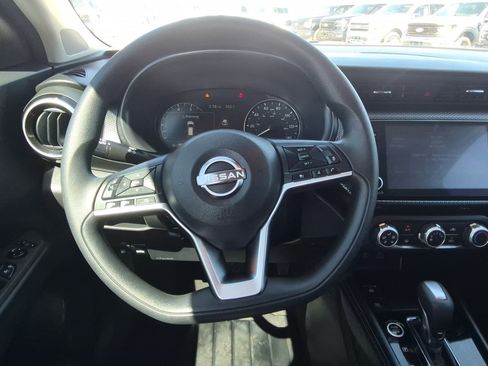 Used 2023 Nissan Kicks SV FWD image 16